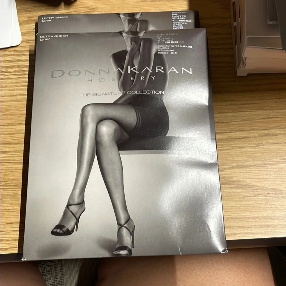 Donna Karan Hosiery The Signature Collection Plus Petite (Buff) 2 Bundle. P10